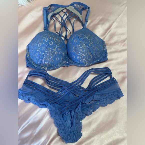 Victoria’s Secret Bra and matching panty set - Picture 1 of 6
